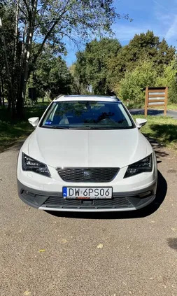 Seat Leon cena 60300 przebieg: 158020, rok produkcji 2015 z Wrocław małe 211